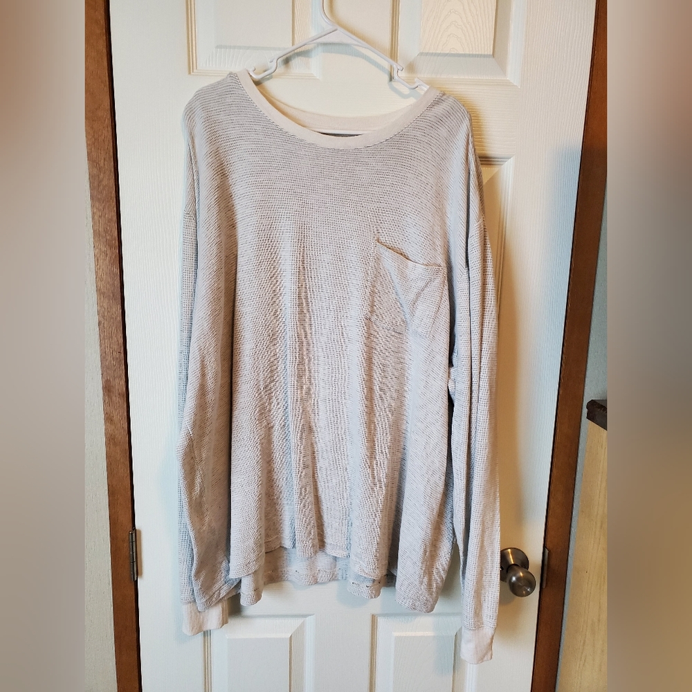 White tiny striped sweater with pocket
